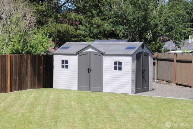 402 California Avenue N, Rainier, WA 98576