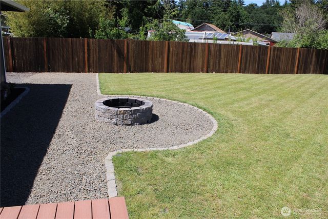 402 California Avenue N, Rainier, WA 98576