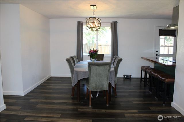 402 California Avenue N, Rainier, WA 98576