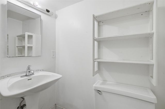 1124 Woodbourne Ave, Brookline, PA 15226