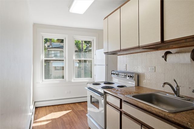 1124 Woodbourne Ave, Brookline, PA 15226