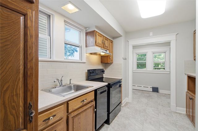 1124 Woodbourne Ave, Brookline, PA 15226