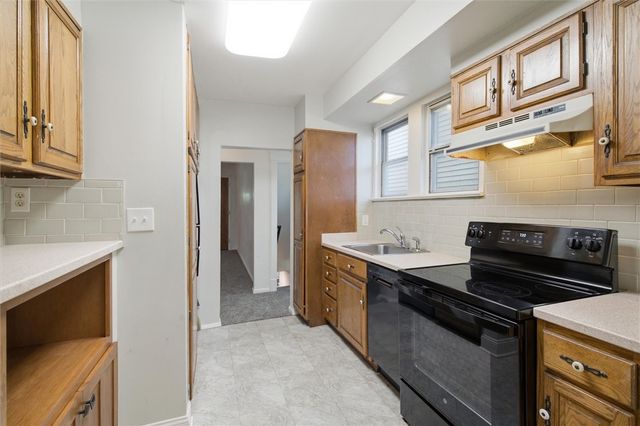 1124 Woodbourne Ave, Brookline, PA 15226