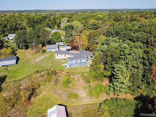 7441 Tipsico Lake Road, Holly, MI 48442