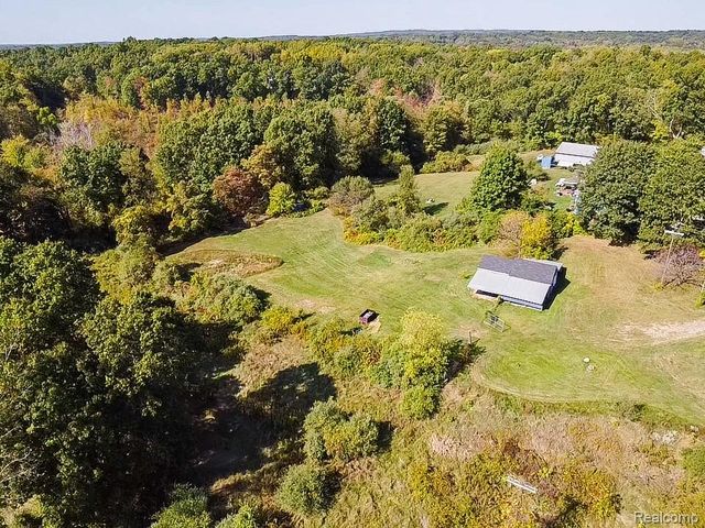 7441 Tipsico Lake Road, Holly, MI 48442