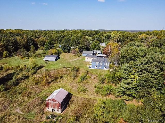 7441 Tipsico Lake Road, Holly, MI 48442