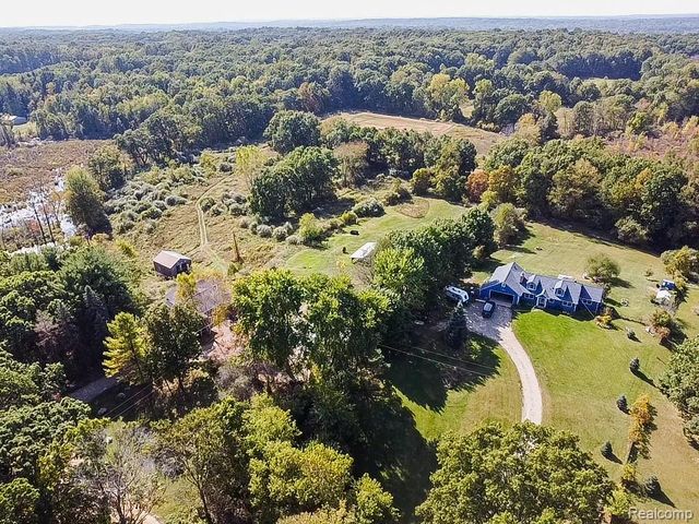 7441 Tipsico Lake Road, Holly, MI 48442