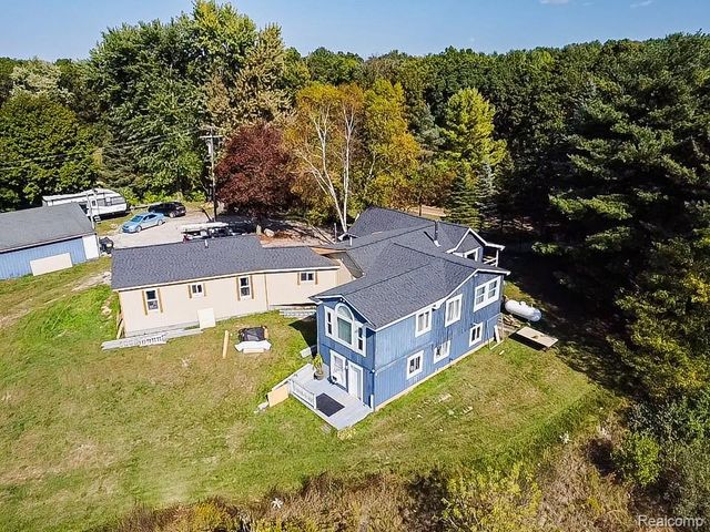 7441 Tipsico Lake Road, Holly, MI 48442