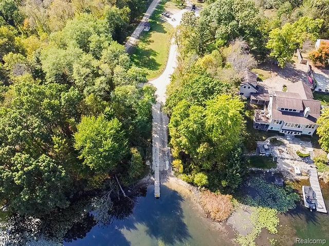 7441 Tipsico Lake Road, Holly, MI 48442
