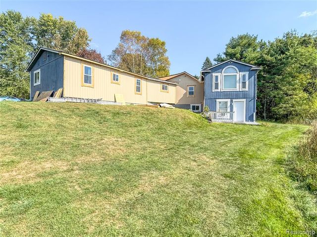 7441 Tipsico Lake Road, Holly, MI 48442