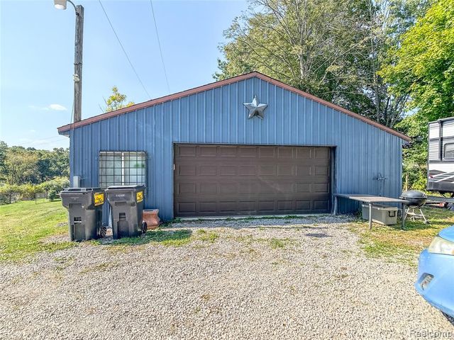 7441 Tipsico Lake Road, Holly, MI 48442