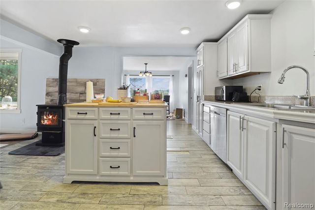 7441 Tipsico Lake Road, Holly, MI 48442