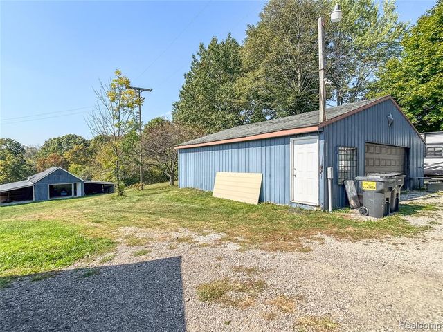 7441 Tipsico Lake Road, Holly, MI 48442