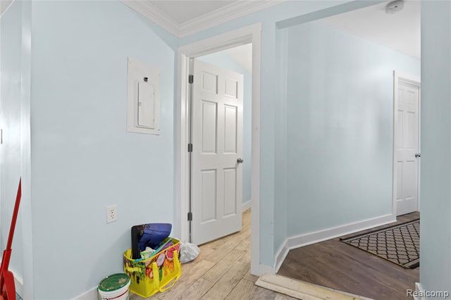 7441 Tipsico Lake Road, Holly, MI 48442