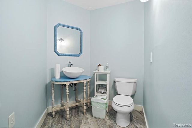 7441 Tipsico Lake Road, Holly, MI 48442