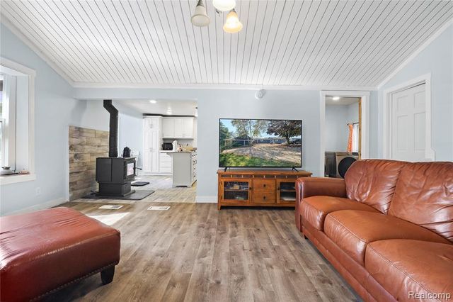 7441 Tipsico Lake Road, Holly, MI 48442