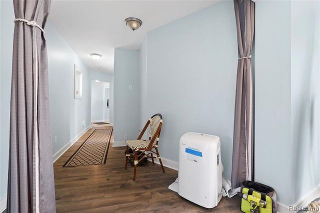 7441 Tipsico Lake Road, Holly, MI 48442