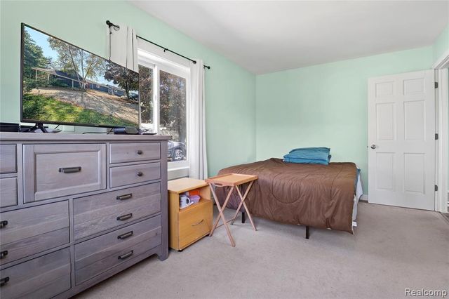 7441 Tipsico Lake Road, Holly, MI 48442