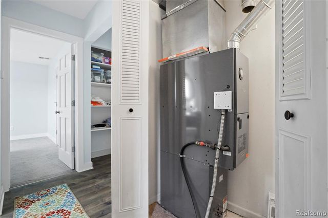 7441 Tipsico Lake Road, Holly, MI 48442