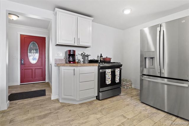 7441 Tipsico Lake Road, Holly, MI 48442