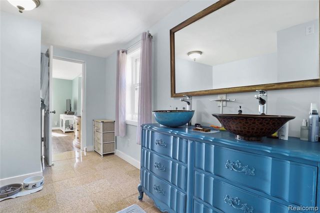 7441 Tipsico Lake Road, Holly, MI 48442