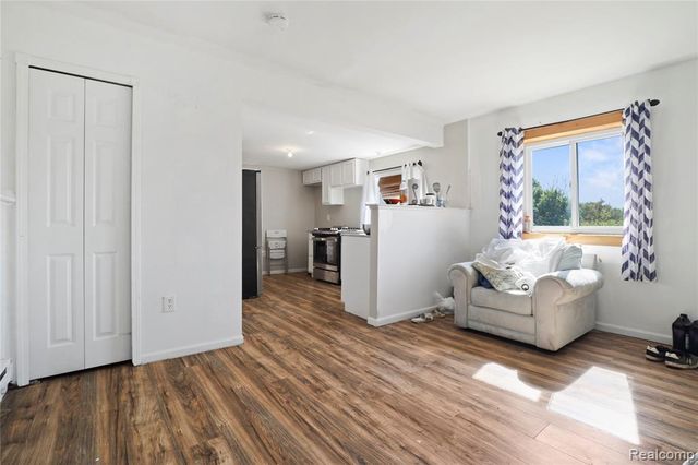 7441 Tipsico Lake Road, Holly, MI 48442