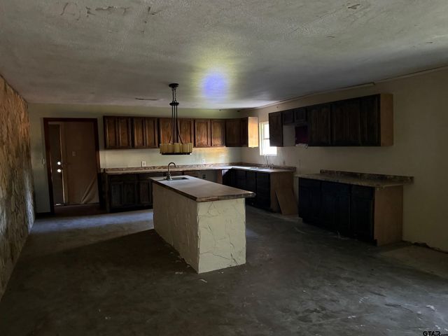 17410 County Road 366, Winona, TX 75792