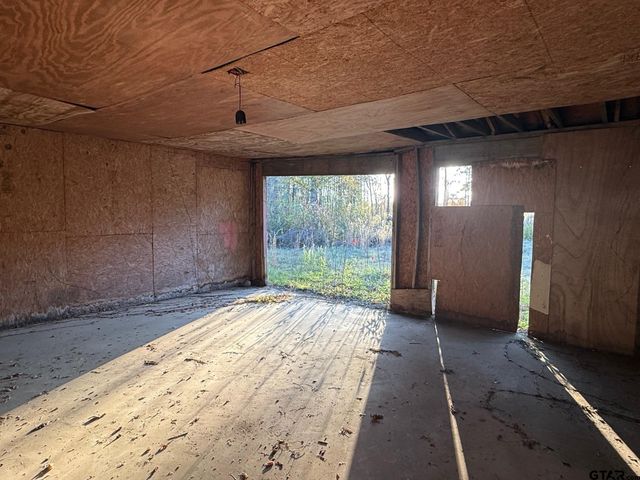 17410 County Road 366, Winona, TX 75792