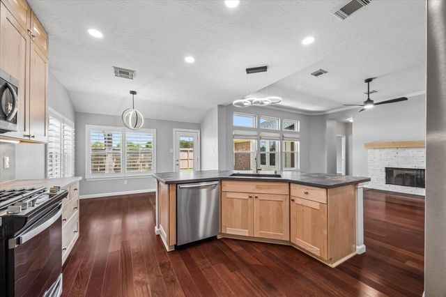 2519 Jasmine Ridge Court, Houston, TX 77062