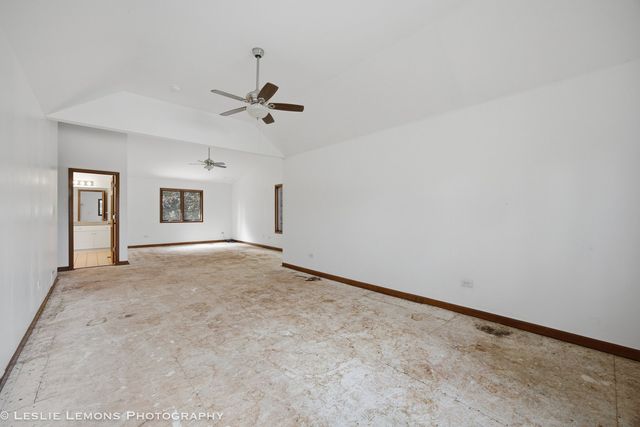 745 JAMESTOWNE Court, Sleepy Hollow, IL 60118