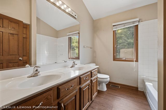745 JAMESTOWNE Court, Sleepy Hollow, IL 60118