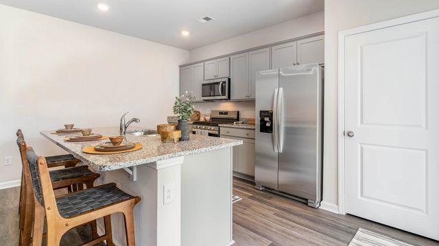 265 KIPLING DR, Oakland, TN 38060
