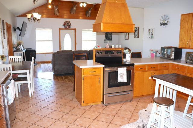 6809 State Highway A, Marshfield, MO 65706