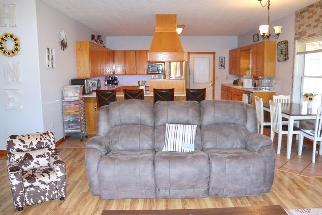 6809 State Highway A, Marshfield, MO 65706