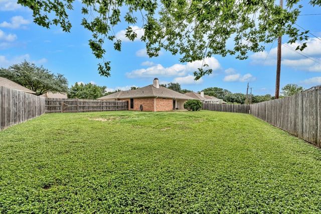 308 Greystone Drive, Lorena, TX 76655