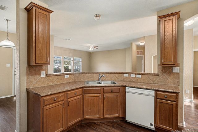 3622 Melody, Converse, TX 78109