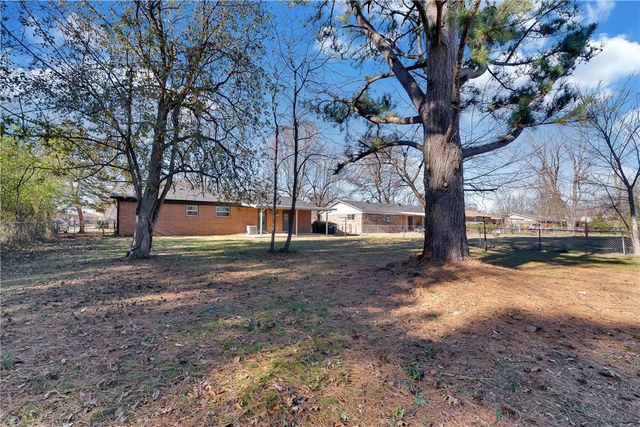 905 Thomas Boulevard, Springdale, AR 72762