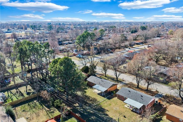 905 Thomas Boulevard, Springdale, AR 72762