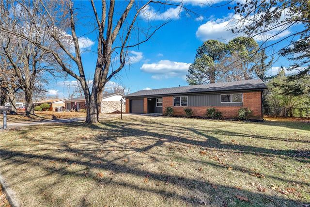 905 Thomas Boulevard, Springdale, AR 72762