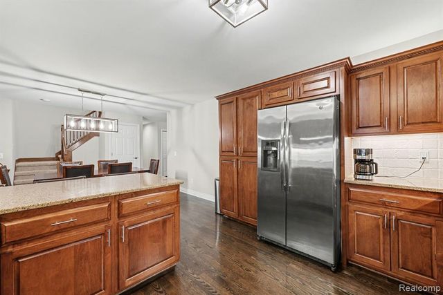 4337 Elaine Court, Utica, MI 48316
