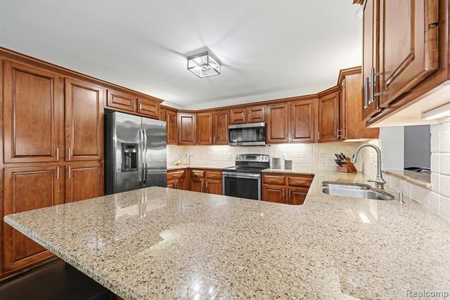 4337 Elaine Court, Utica, MI 48316