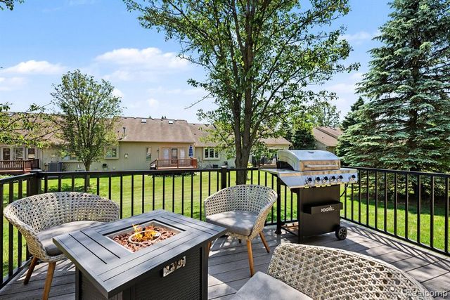 4337 Elaine Court, Utica, MI 48316