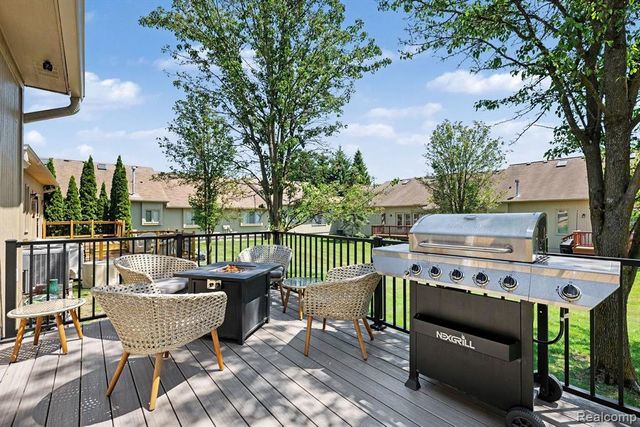 4337 Elaine Court, Utica, MI 48316