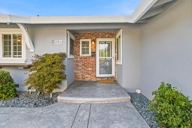 7217 Circlet Way, Citrus Heights, CA 95621