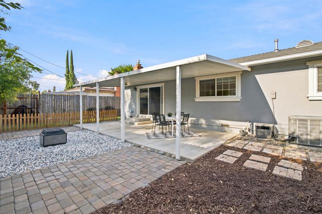 7217 Circlet Way, Citrus Heights, CA 95621