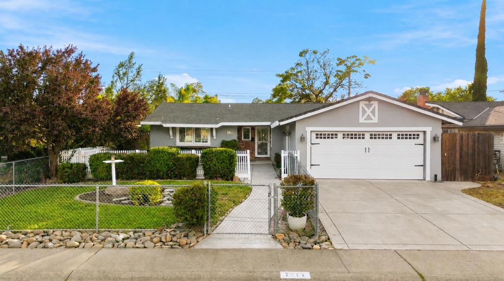 7217 Circlet Way, Citrus Heights, CA 95621