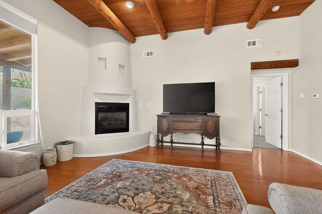 5036 Brown Bear Drive NE, Rio Rancho, NM 87144