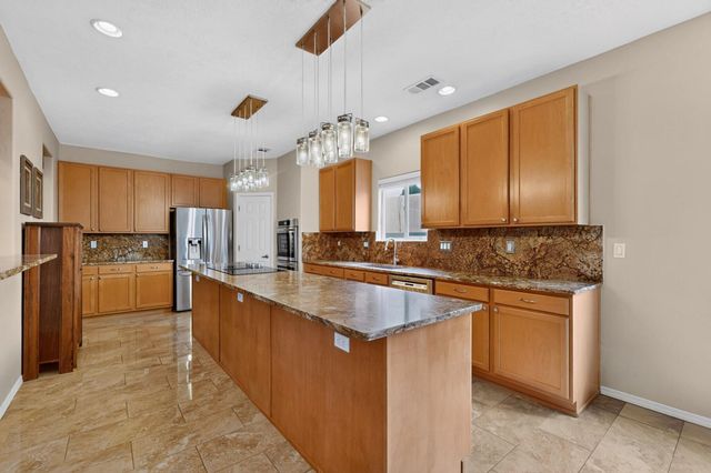 5036 Brown Bear Drive NE, Rio Rancho, NM 87144