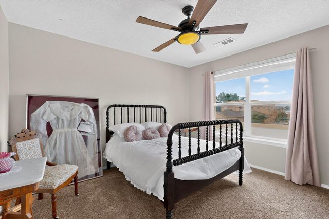5036 Brown Bear Drive NE, Rio Rancho, NM 87144