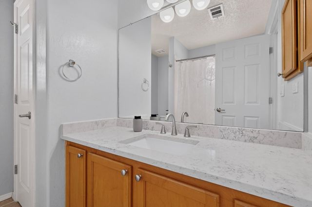 5036 Brown Bear Drive NE, Rio Rancho, NM 87144